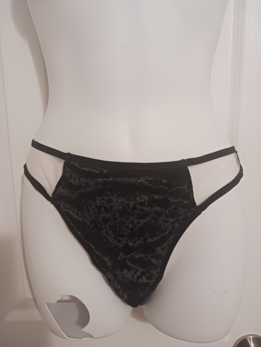Savage X Fenty Black Velvet High-Cut Thong Med NWT